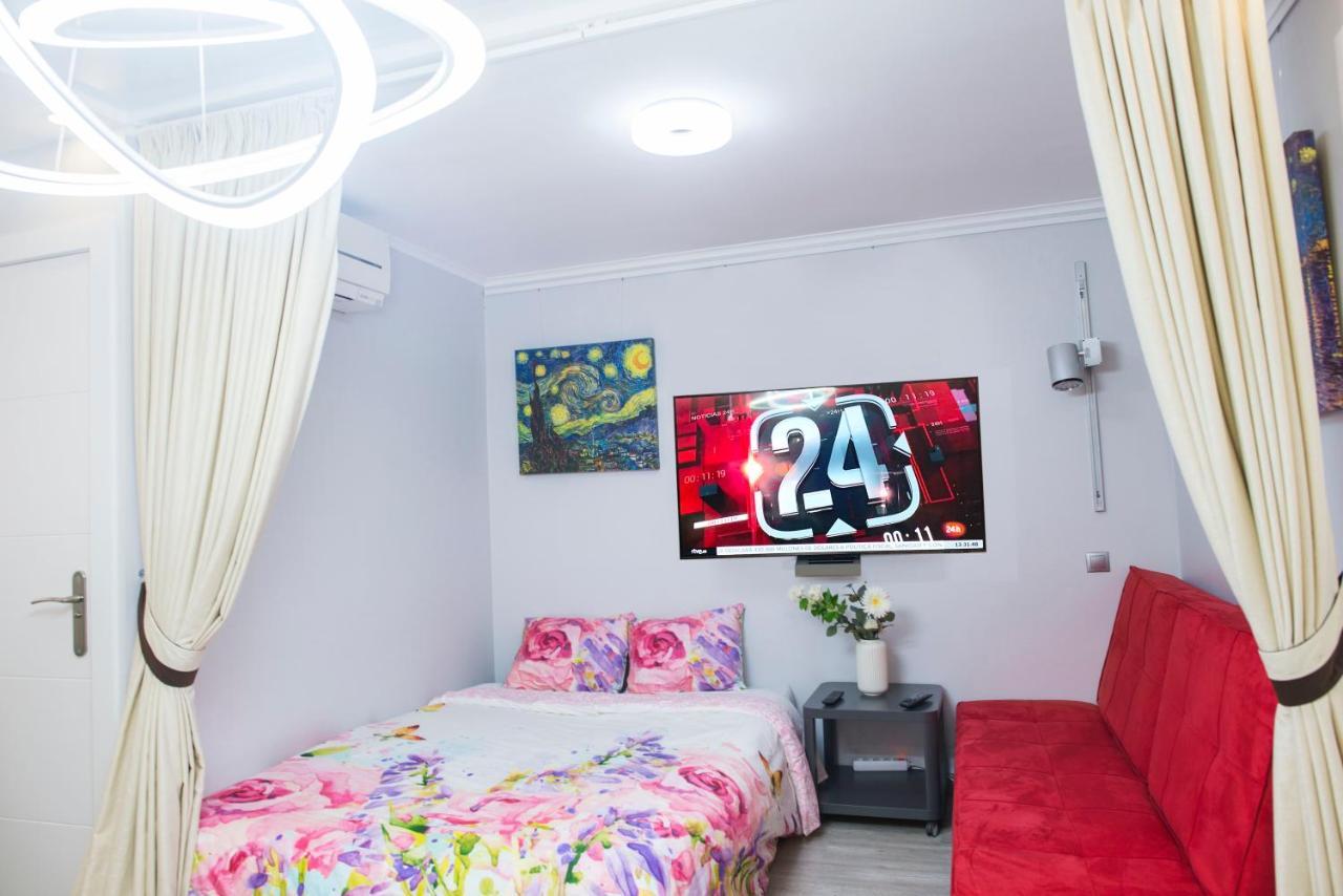 Camp Nou, Europa Fira - Modern Two-Bedroom Apartment With Heating L'Hospitalet de Llobregat Buitenkant foto