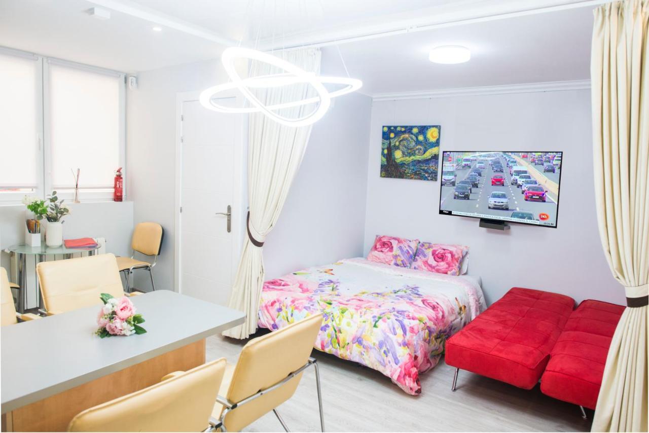 Camp Nou, Europa Fira - Modern Two-Bedroom Apartment With Heating L'Hospitalet de Llobregat Buitenkant foto