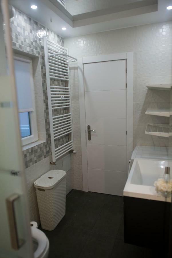 Camp Nou, Europa Fira - Modern Two-Bedroom Apartment With Heating L'Hospitalet de Llobregat Buitenkant foto