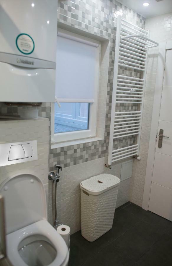 Camp Nou, Europa Fira - Modern Two-Bedroom Apartment With Heating L'Hospitalet de Llobregat Buitenkant foto